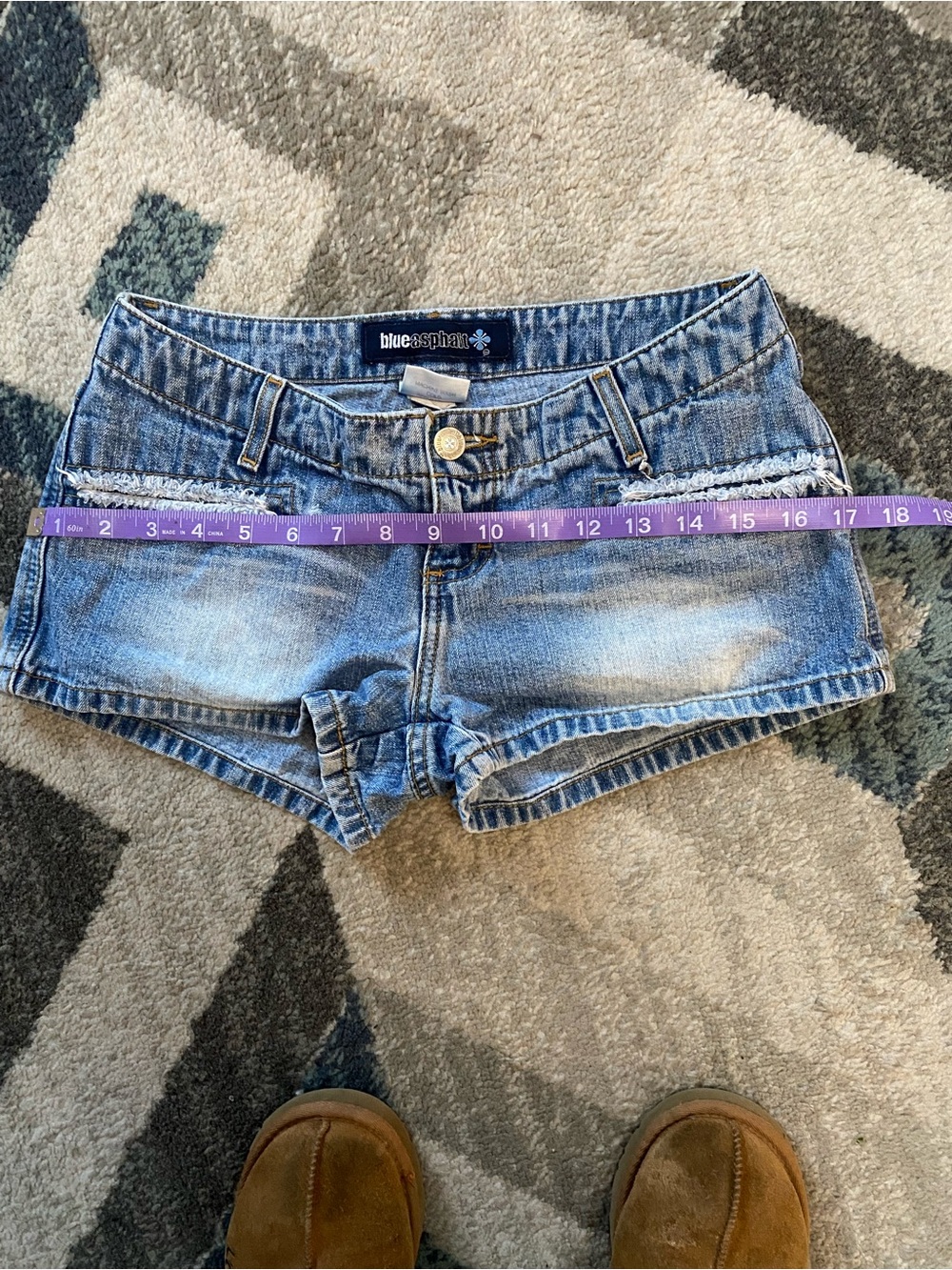 Vintage Blue Asphalt Distressed Light Blue Denim Jean Shorts - Picture 4 of 4